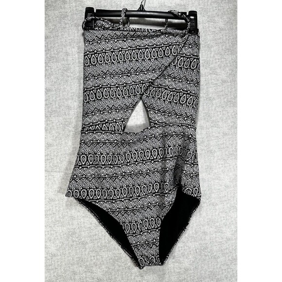 OLD NAVY Swimsuit Cut Out Black and White Size Large - Picture 1 of 7